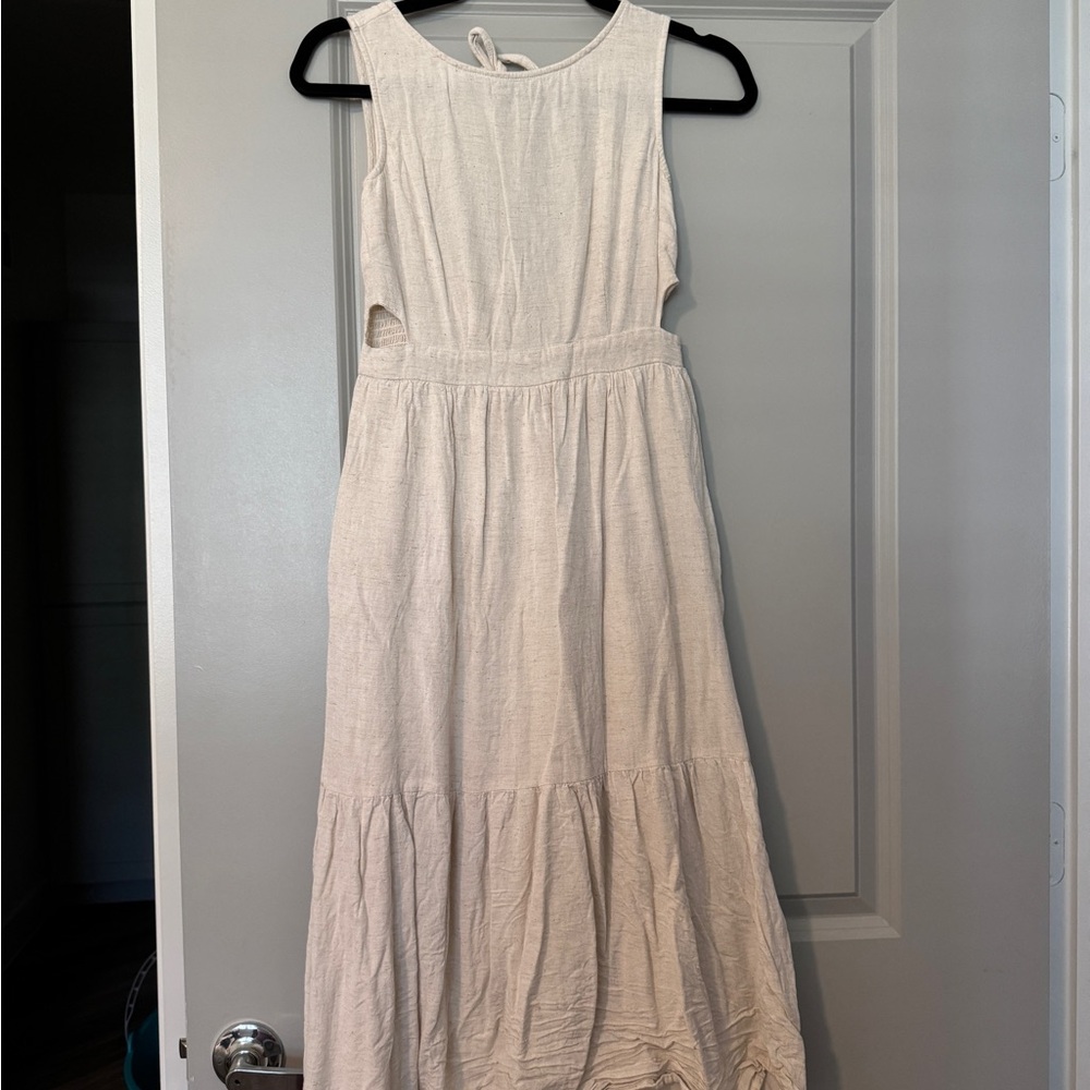 Elegant Cream Sleeveless Dress